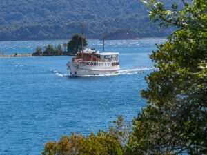Isla Victoria y Bosque de Arrayanes con Transporte