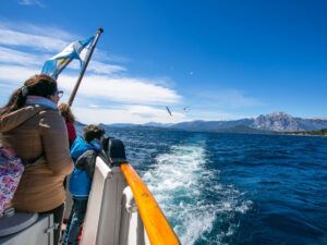 Navegación por Nahuel Huapi: Isla Victoria y Bosque de Arrayanes sin transporte