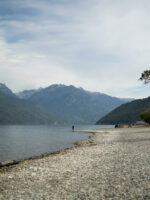 El Bolsón y Lago Puelo: recorrido panorámico, tradición artesanal y entorno vivo - Imagen 3